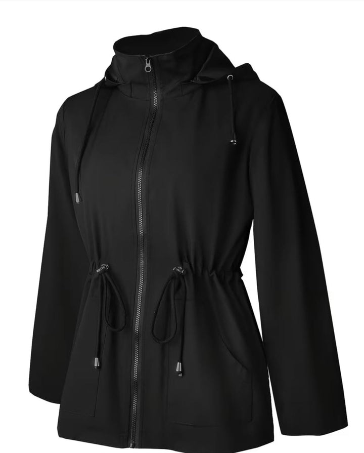 Chaqueta impermeable térmica en color negro, de tres cuartos